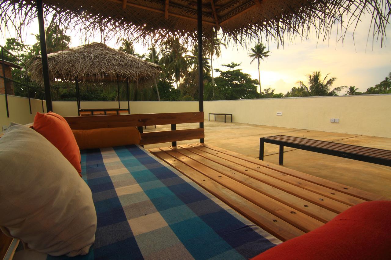 Jj'S Hostel Mirissa Exterior photo